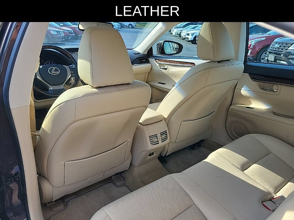 Used 2015 Lexus ES 350 w/ Luxury Package FWD image 12