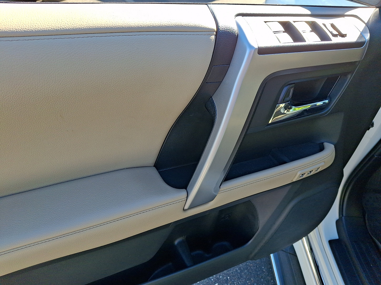 Used 2021 Toyota 4Runner Limited AWD/4WD image 12