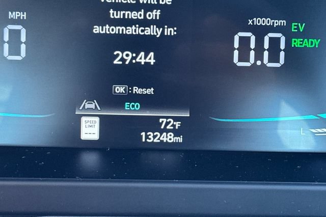 Certified 2025 Hyundai Elantra Hybrid FWD image 30
