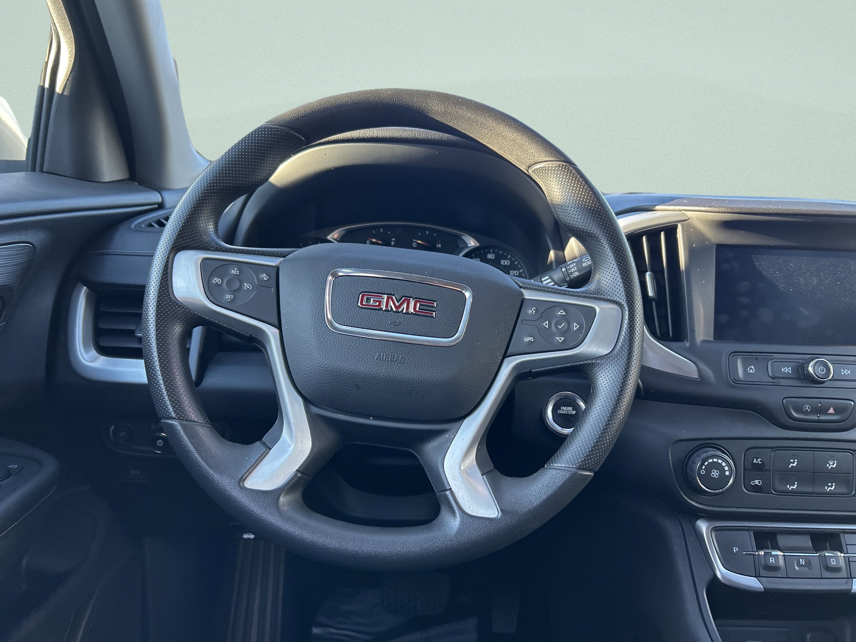Used 2022 GMC Terrain SLE image 19