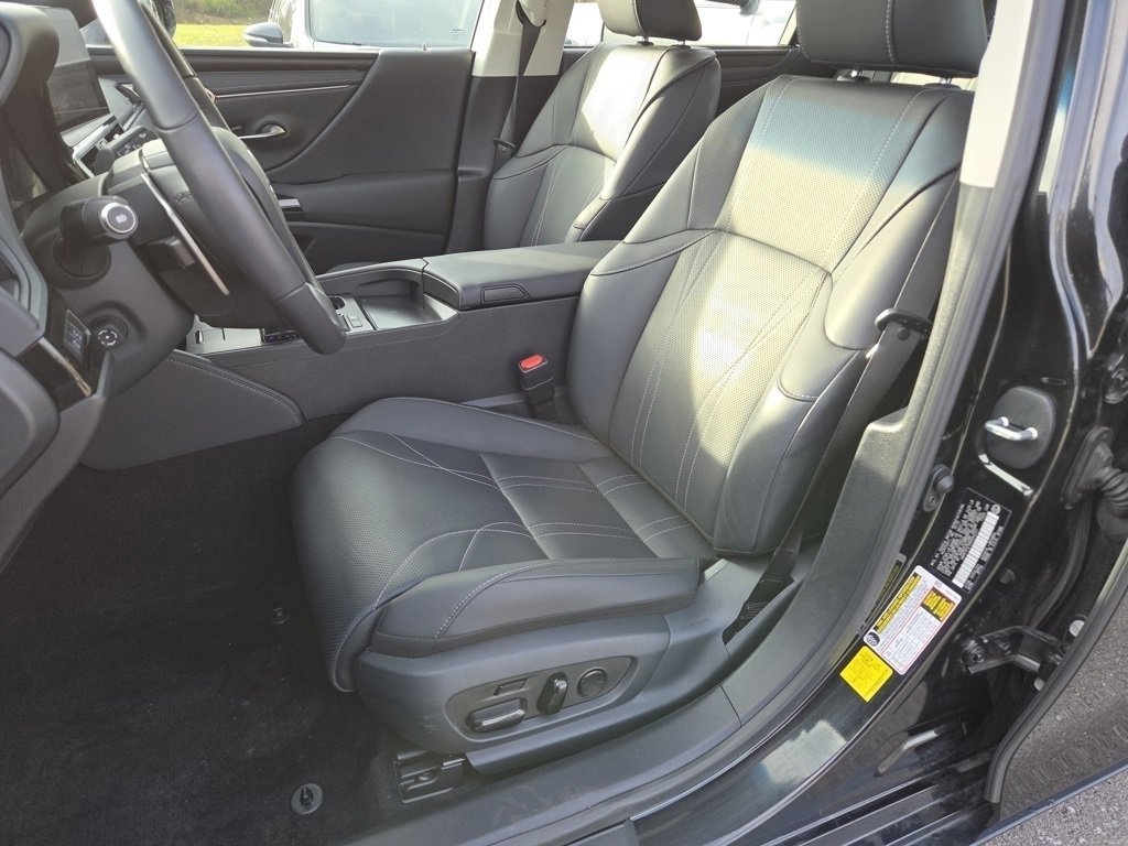 Certified 2024 Lexus ES 300h Ultra Luxury w/ Accessory Package (Z1) image 8