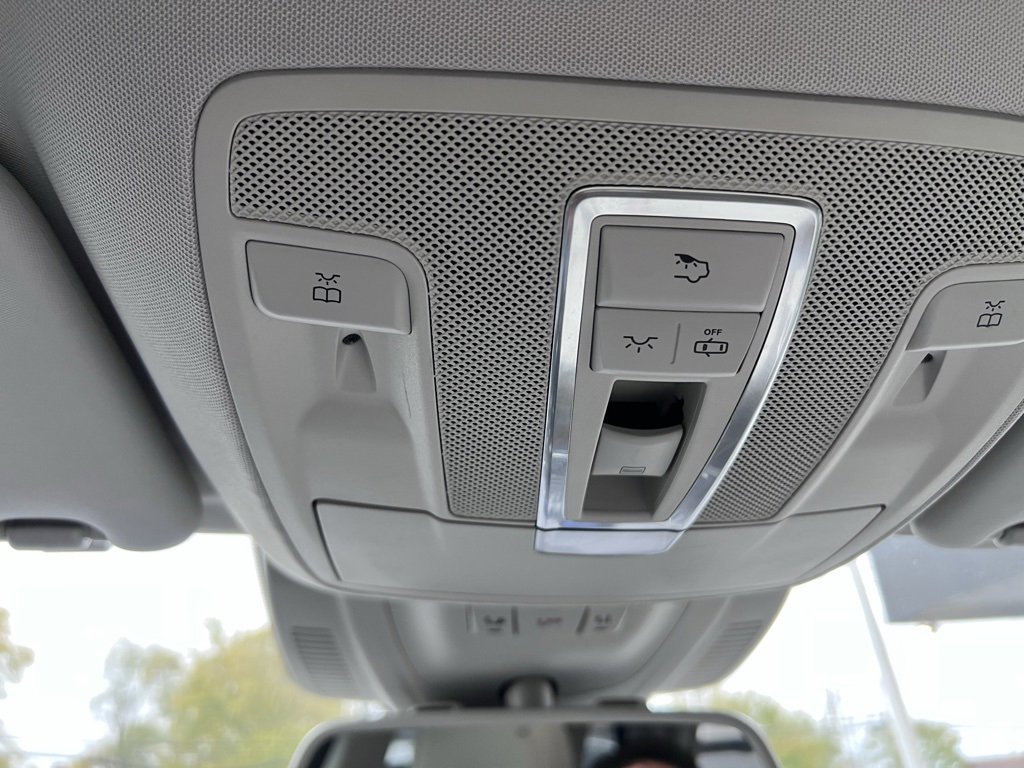 Used 2018 Mercedes-Benz GLS 450 4MATIC w/ Premium Package image 33