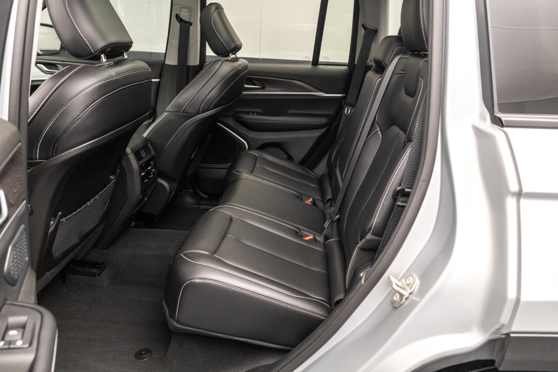Used 2023 Jeep Grand Cherokee 4WD 4xe image 30