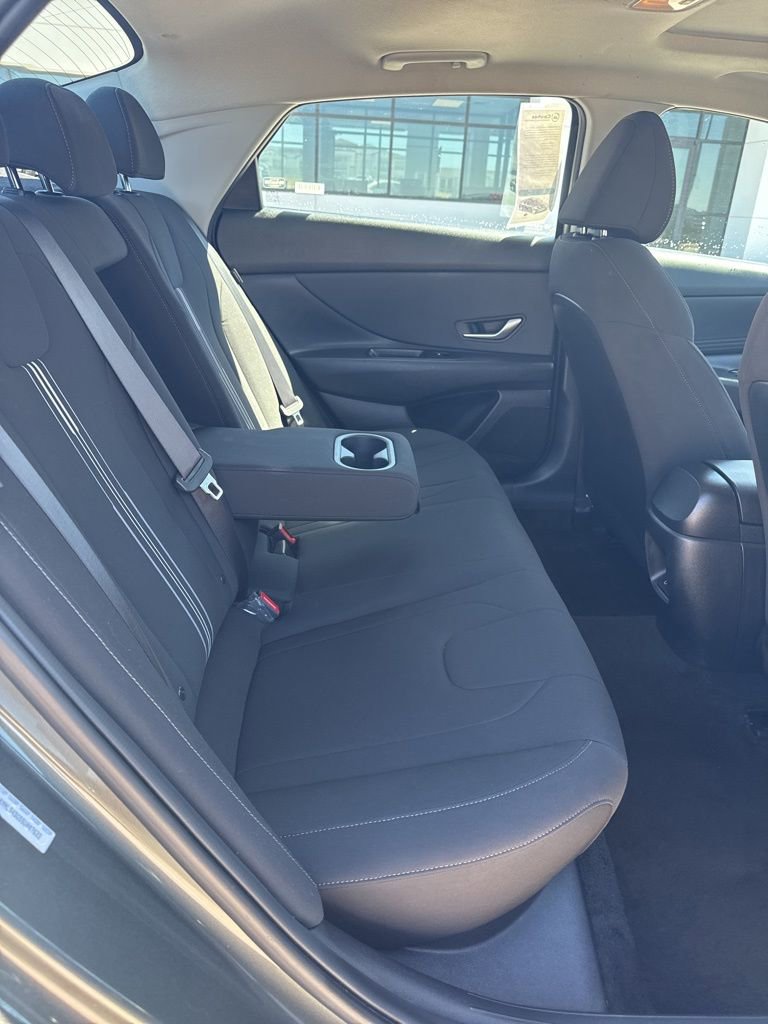 Used 2025 Hyundai Elantra SEL FWD image 10