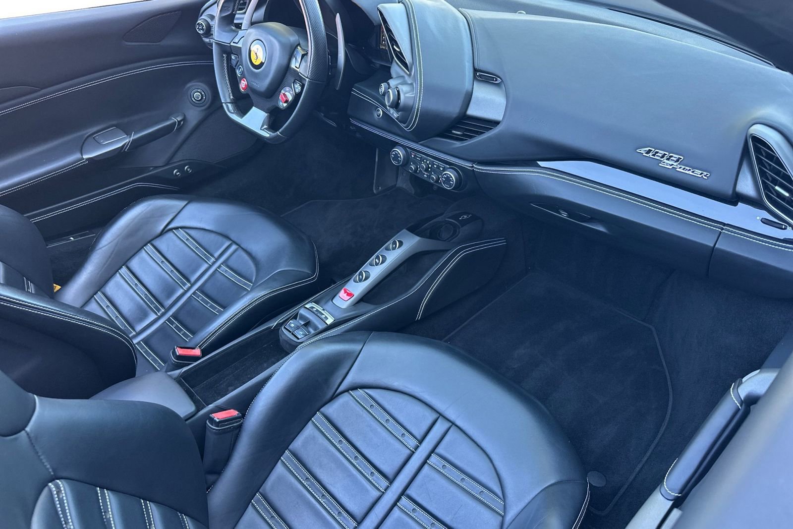Used 2019 Ferrari 488 Spider RWD image 17
