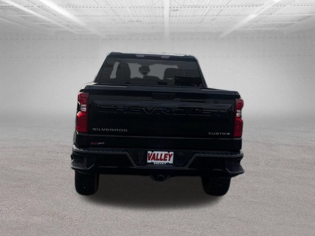 Used 2022 Chevrolet Silverado 1500 Custom Trail Boss AWD/4WD image 11