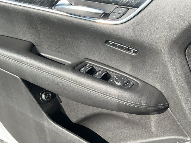Used 2022 Cadillac XT6 Premium Luxury w/ Technology Package FWD image 21