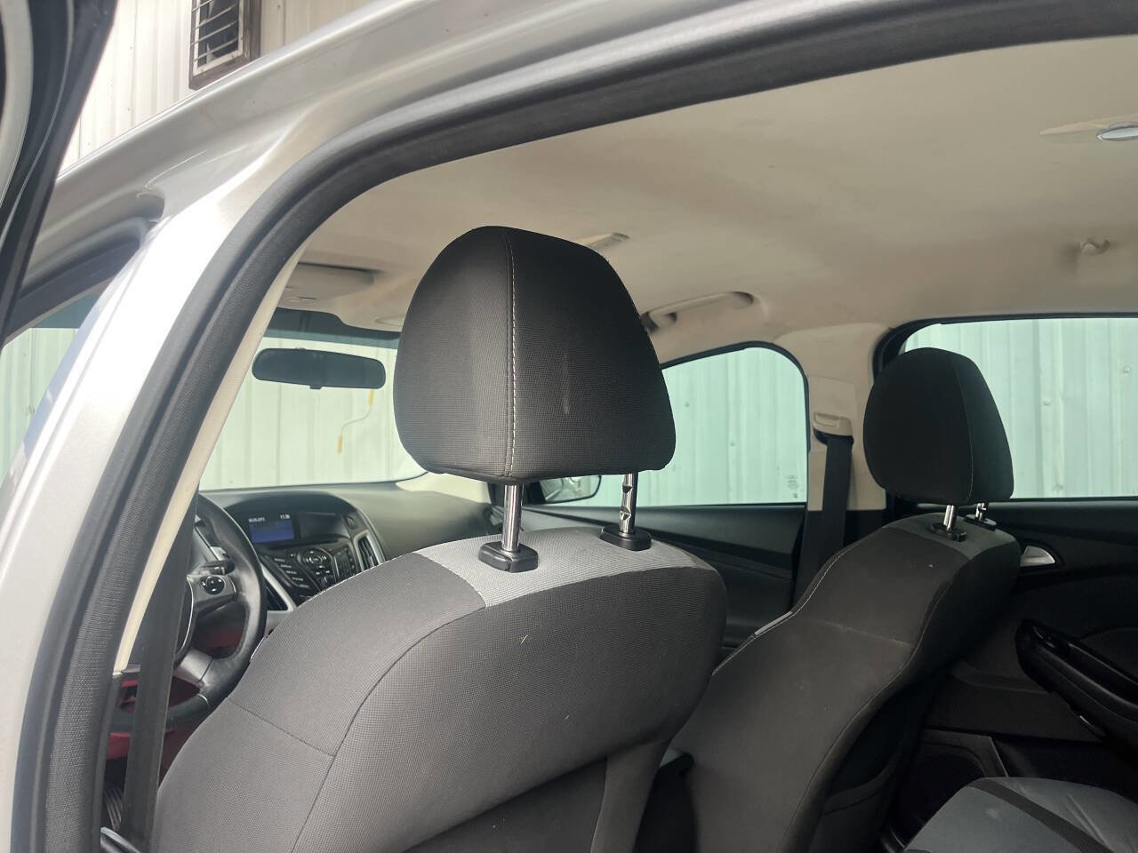 Used 2014 Ford Focus SE w/ SE Sport Package image 18