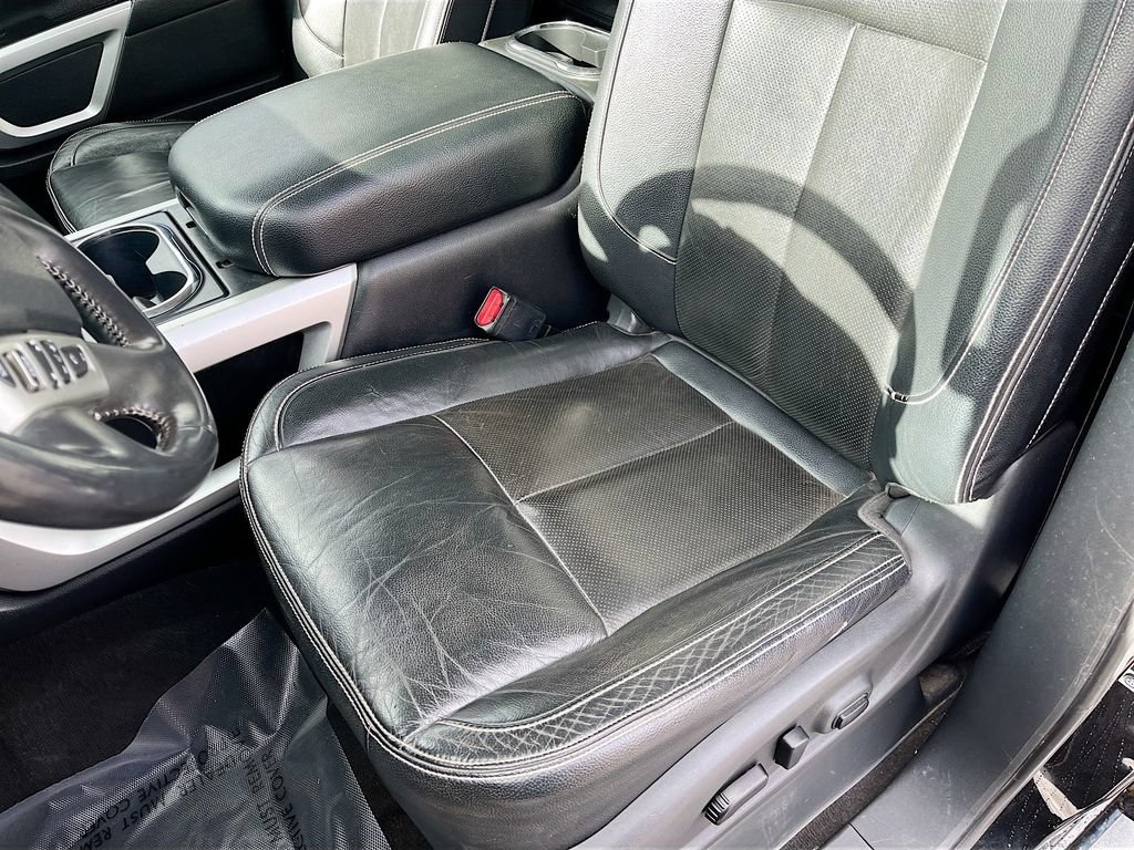 Used 2018 Nissan Titan PRO-4X w/ Pro-4x Convenience Package AWD/4WD image 20