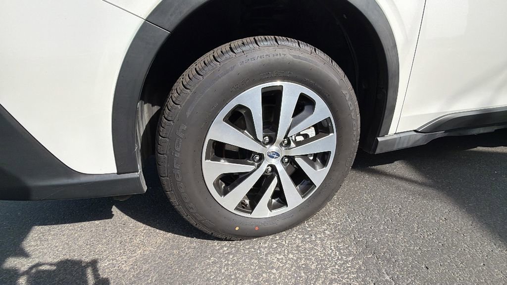 Used 2021 Subaru Outback Premium image 10