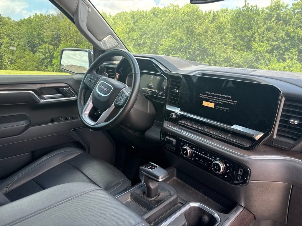 Used 2023 GMC Sierra 1500 SLT AWD/4WD image 10