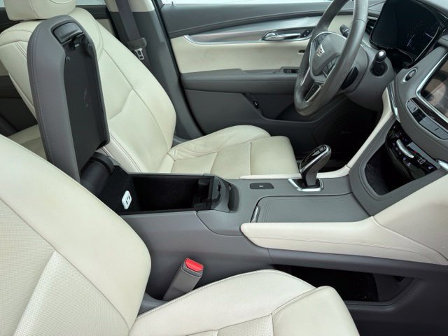 Used 2017 Cadillac XT5 Luxury w/ Driver Awareness Package FWD image 19