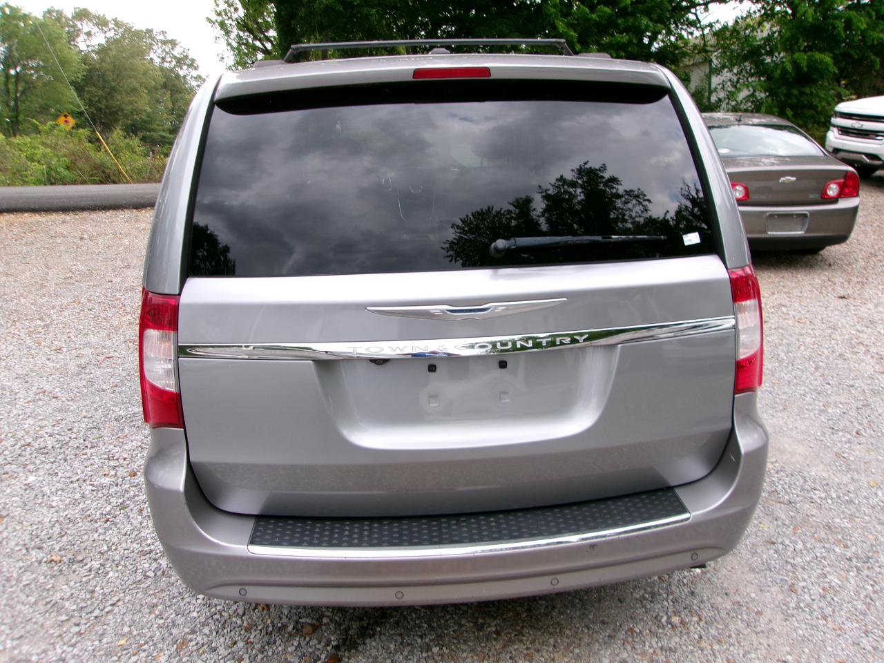 Used 2014 Chrysler Town & Country Touring-L w/ Driver Convenience Group FWD image 13