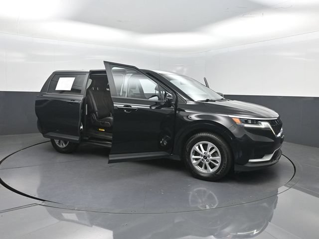 Used 2022 Kia Carnival LX FWD image 35