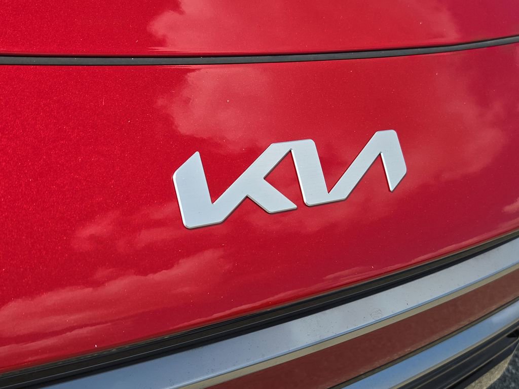 New 2025 Kia Niro SX image 4