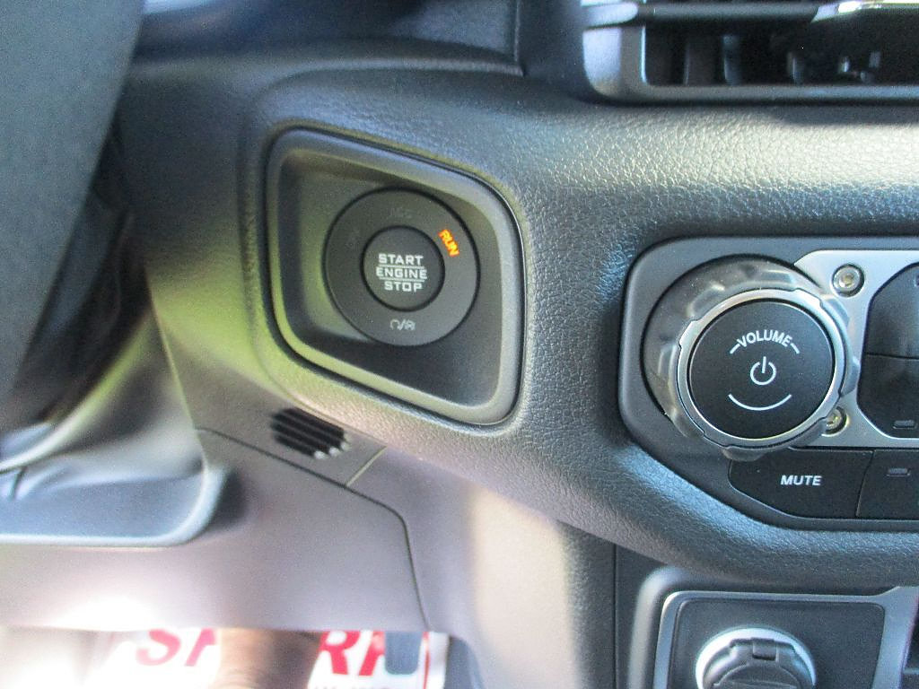 New 2025 Jeep Gladiator Sport AWD/4WD image 6