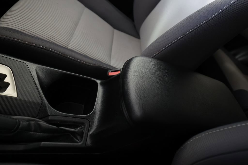 Used 2014 Toyota RAV4 XLE FWD image 32