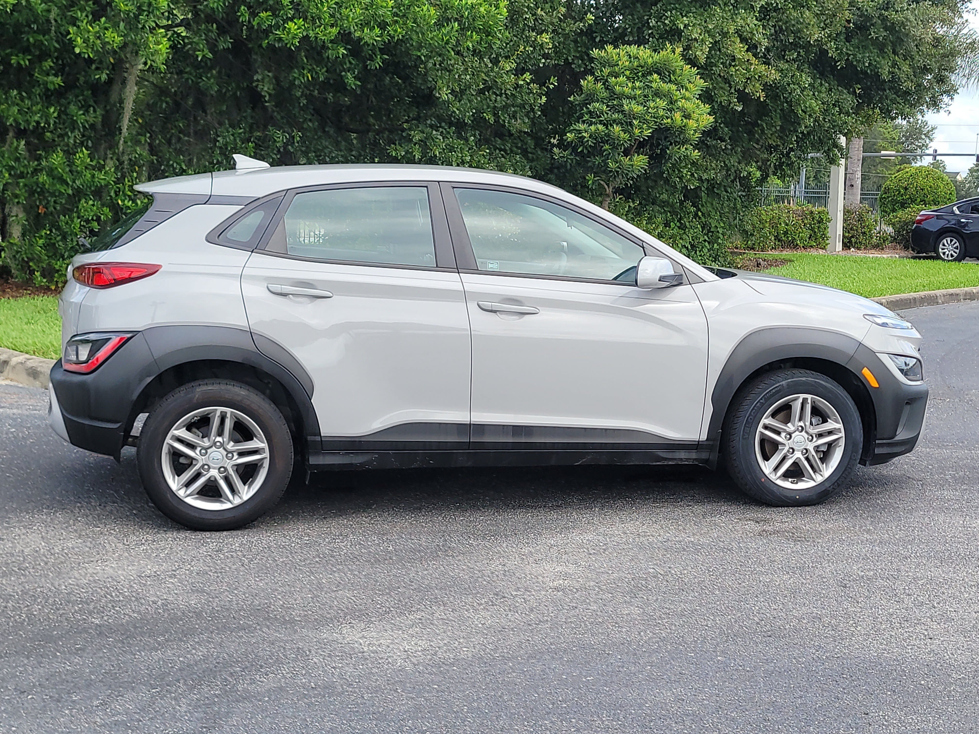 Used 2022 Hyundai Kona SE FWD image 8
