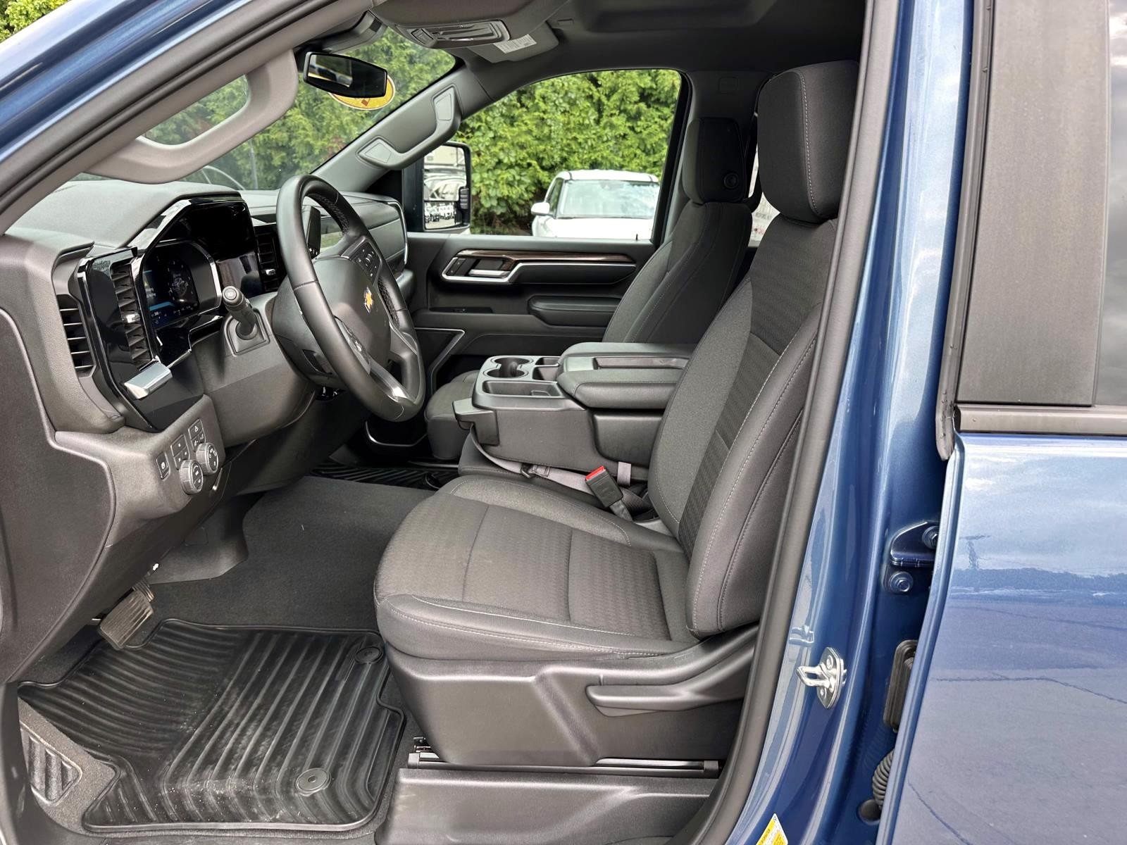 Used 2026 Chevrolet Silverado 2500 LT AWD/4WD image 11
