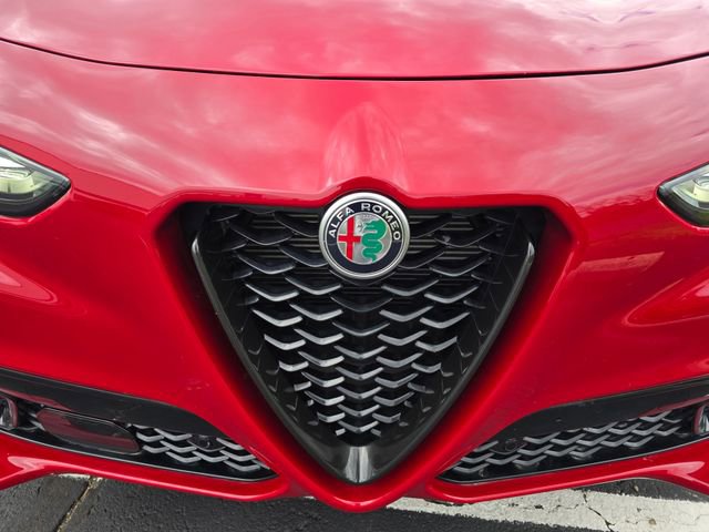 Used 2024 Alfa Romeo Stelvio Veloce AWD/4WD image 15