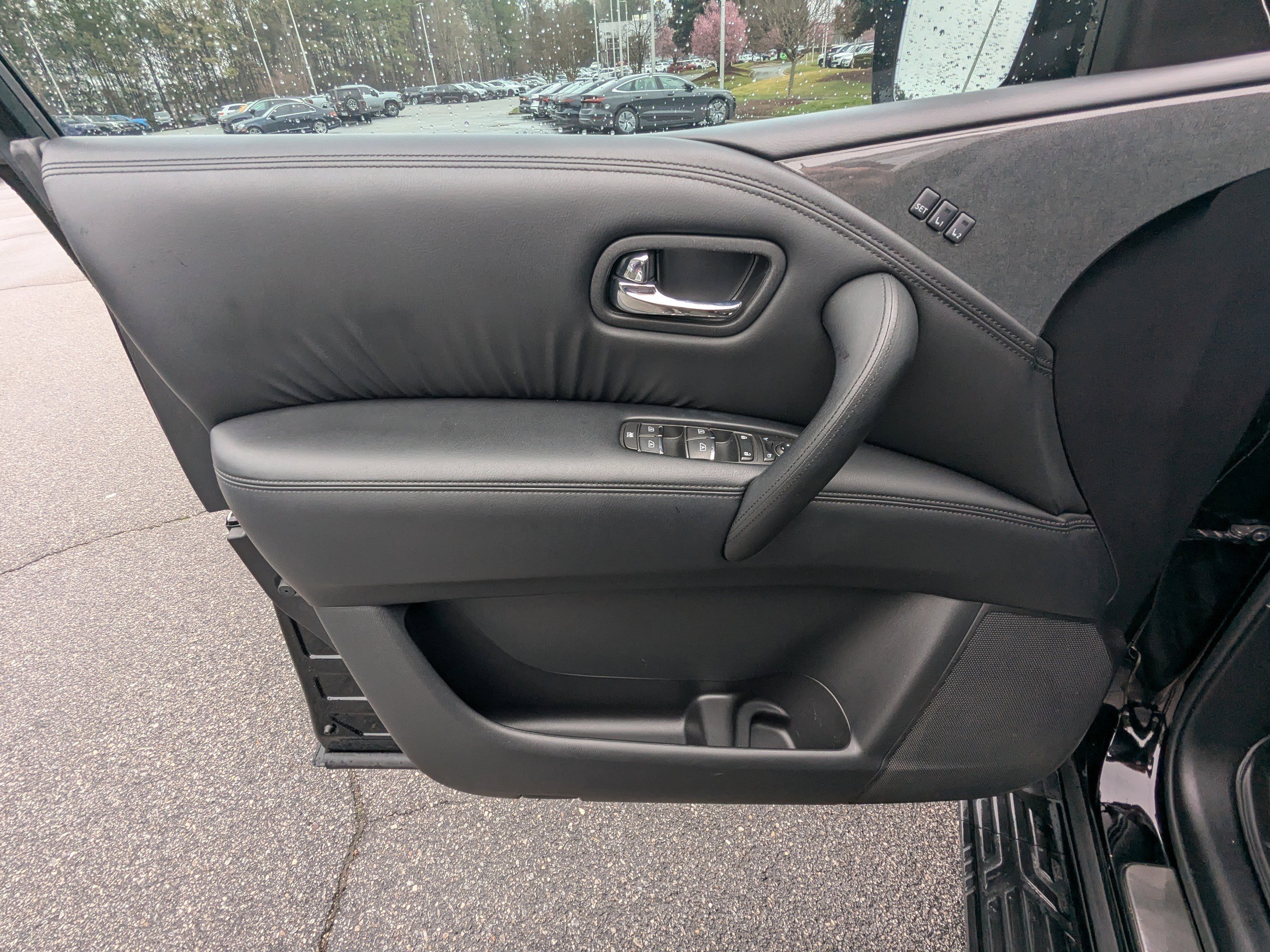 Used 2023 Nissan Armada SL w/ Midnight Edition Package image 18