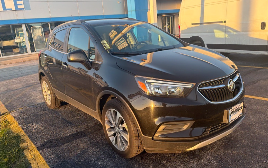 Used 2020 Buick Encore Preferred w/ Safety Package FWD image 2