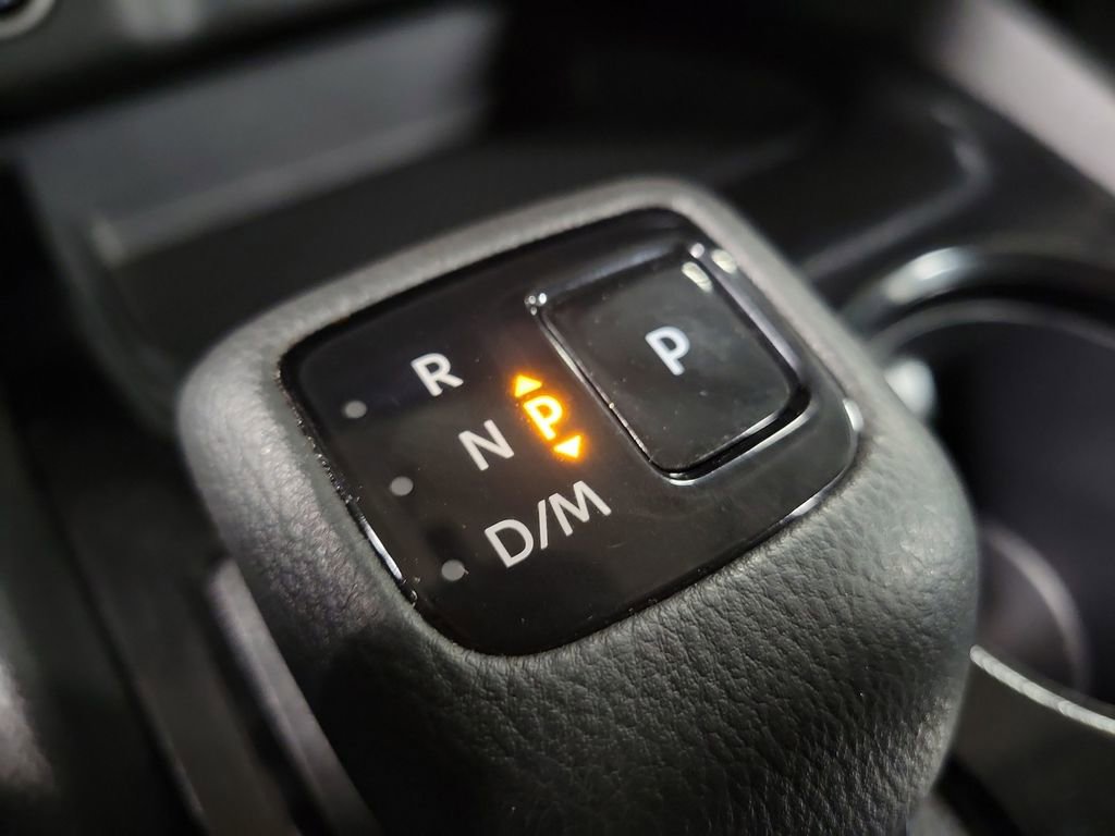 Used 2023 Nissan Rogue S image 16