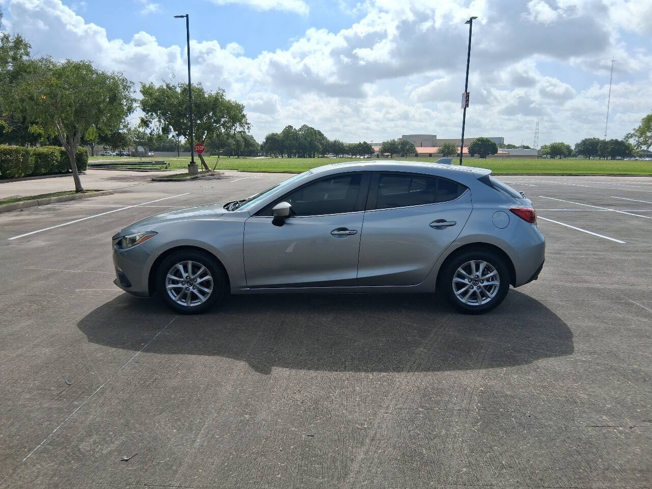 Used 2014 MAZDA MAZDA3 i Grand Touring FWD image 3