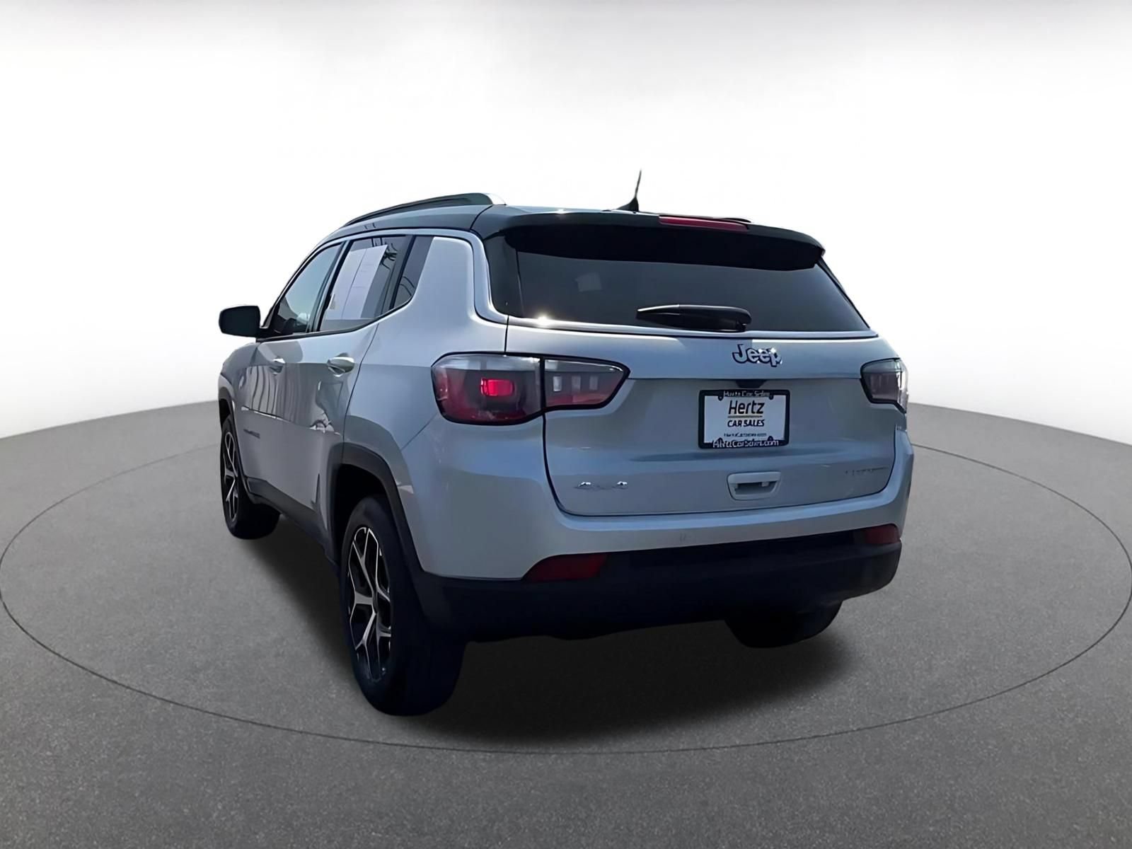 Used 2025 Jeep Compass Limited AWD/4WD image 9
