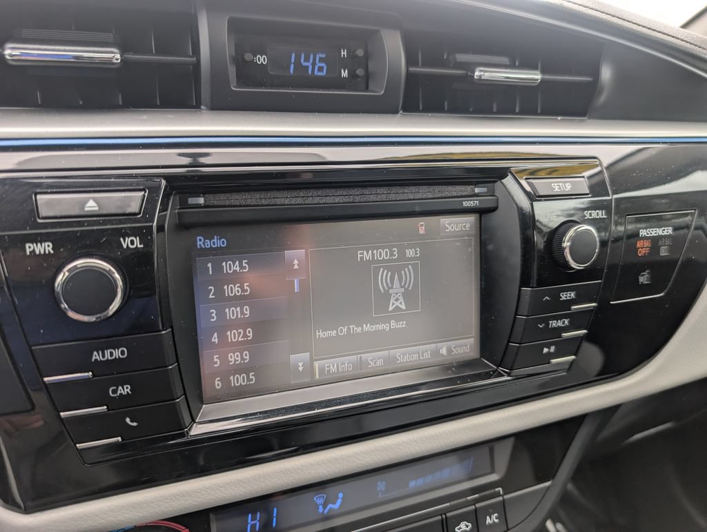 Used 2016 Toyota Corolla LE FWD image 21