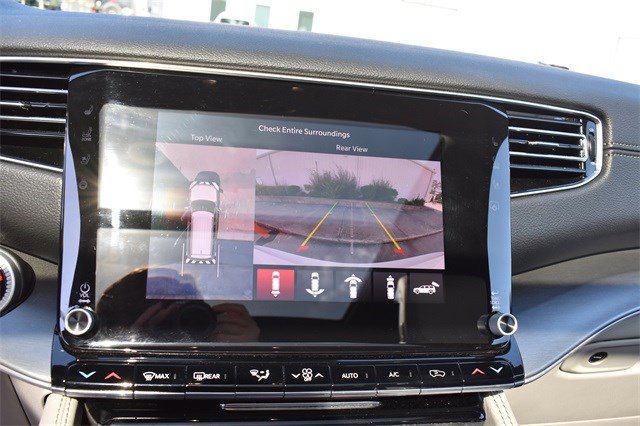 Used 2025 Jeep Wagoneer Series III w/ Premium Group I image 20