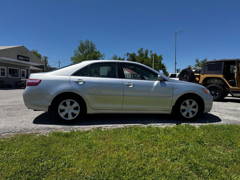 Used 2009 Toyota Camry SE FWD image 8