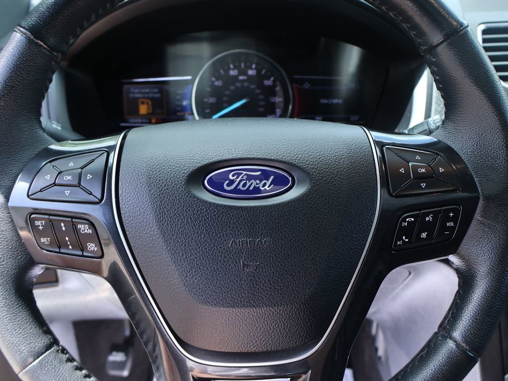 Used 2019 Ford Explorer Limited w/ Safe & Smart Package AWD/4WD image 28