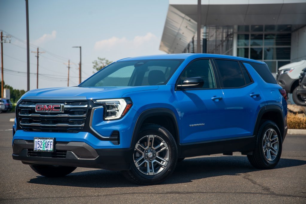 Used 2025 GMC Terrain Elevation