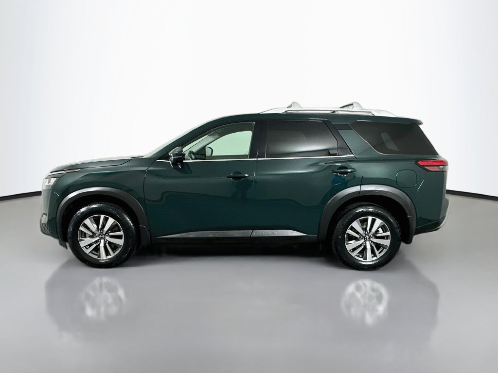 Used 2024 Nissan Pathfinder SL AWD/4WD image 8