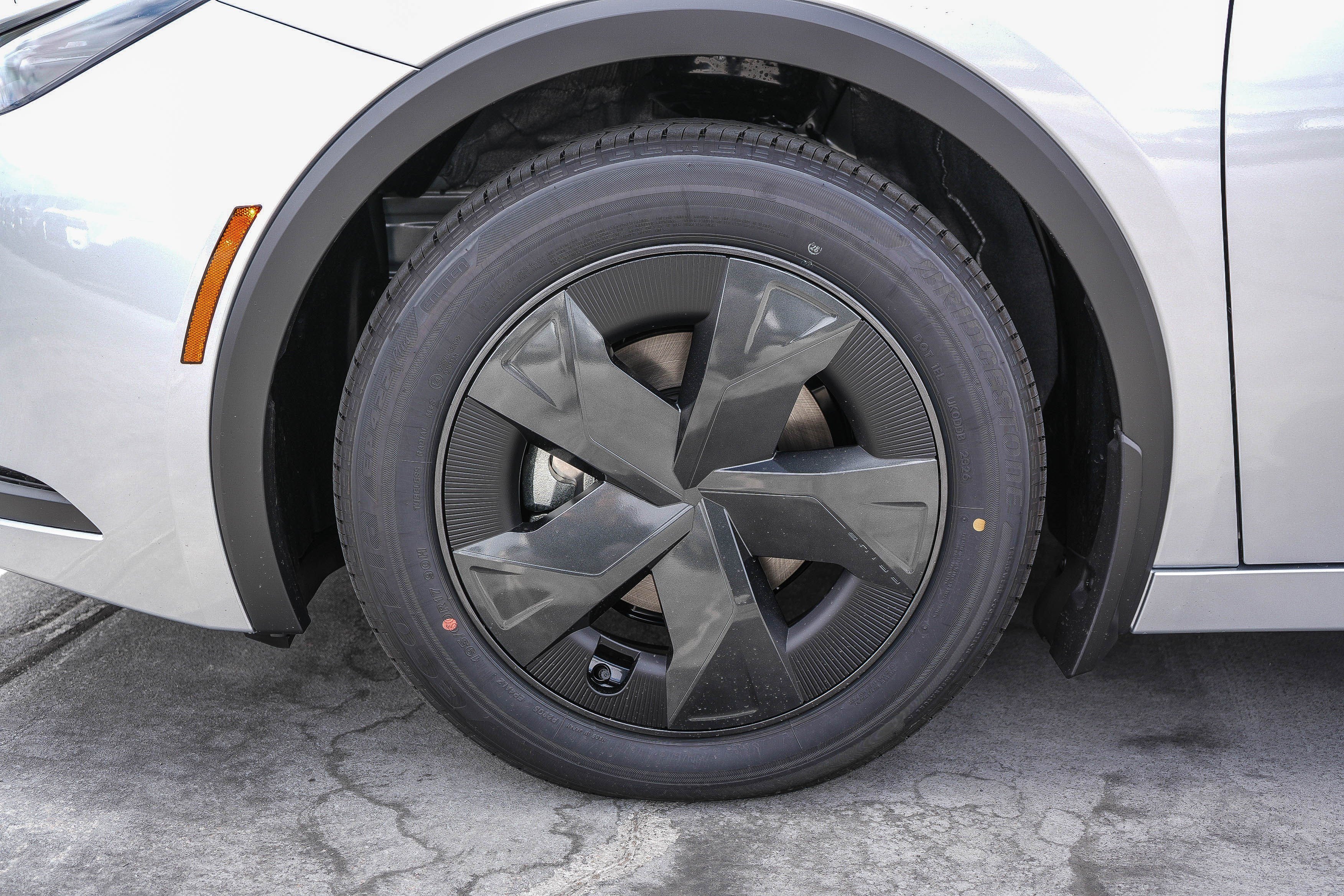 New 2027 Toyota Prius LE FWD image 12