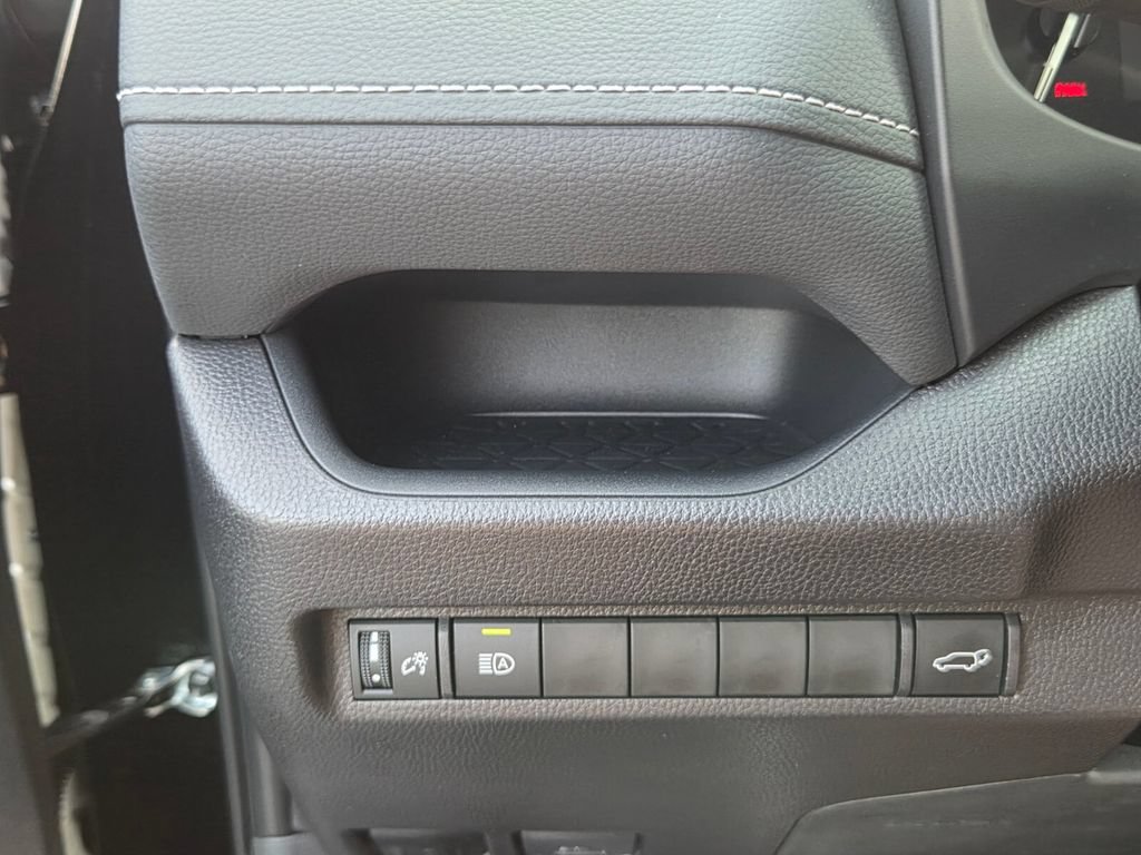 Certified 2025 Toyota RAV4 XLE Premium FWD image 30