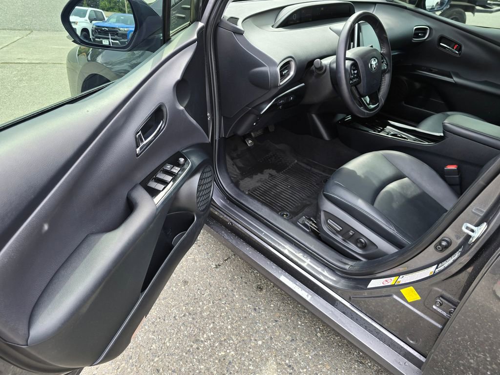 Used 2021 Toyota Prius Prime XLE FWD image 22