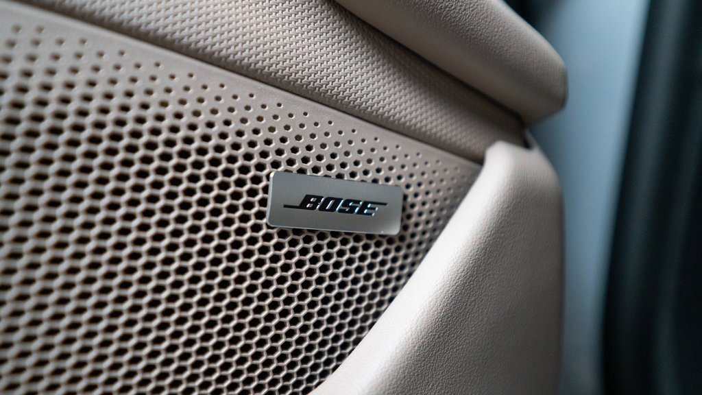 New 2025 Porsche Taycan image 18