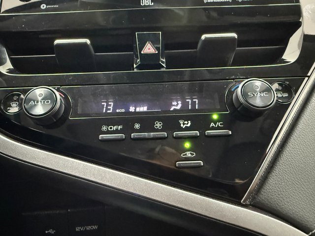 Used 2023 Toyota Camry XSE image 18