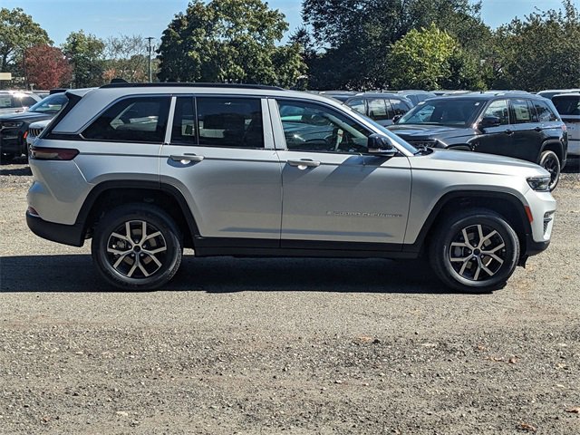 New 2025 Jeep Grand Cherokee Limited image 2