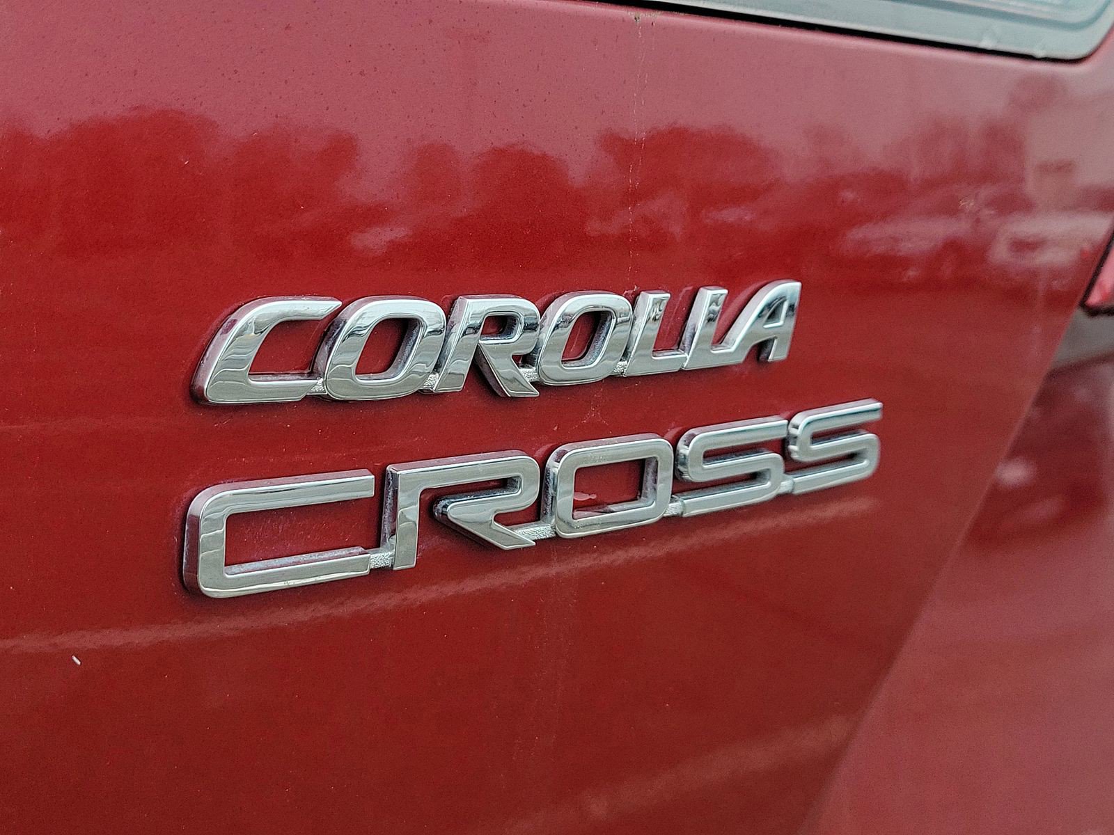 Used 2022 Toyota Corolla Cross XLE w/ Convenience Package AWD/4WD image 7