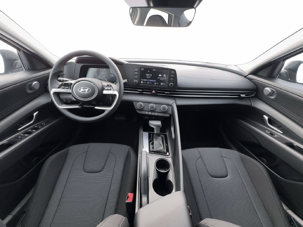 New 2026 Hyundai Elantra SE FWD image 13