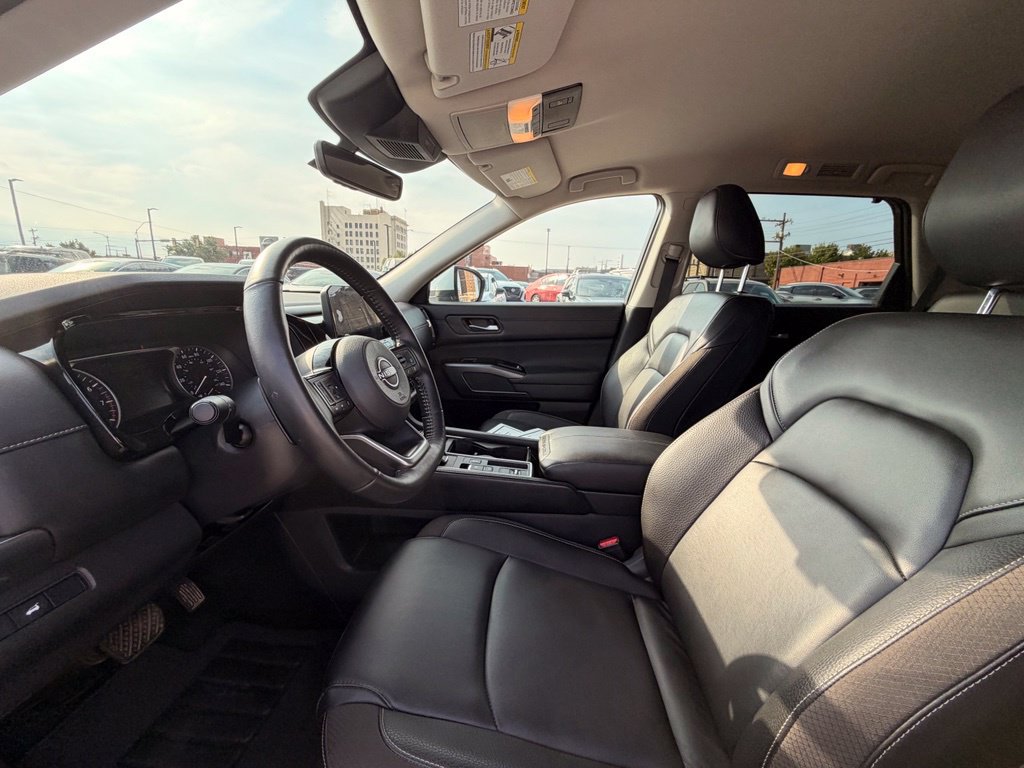 Certified 2025 Nissan Pathfinder SL FWD image 13