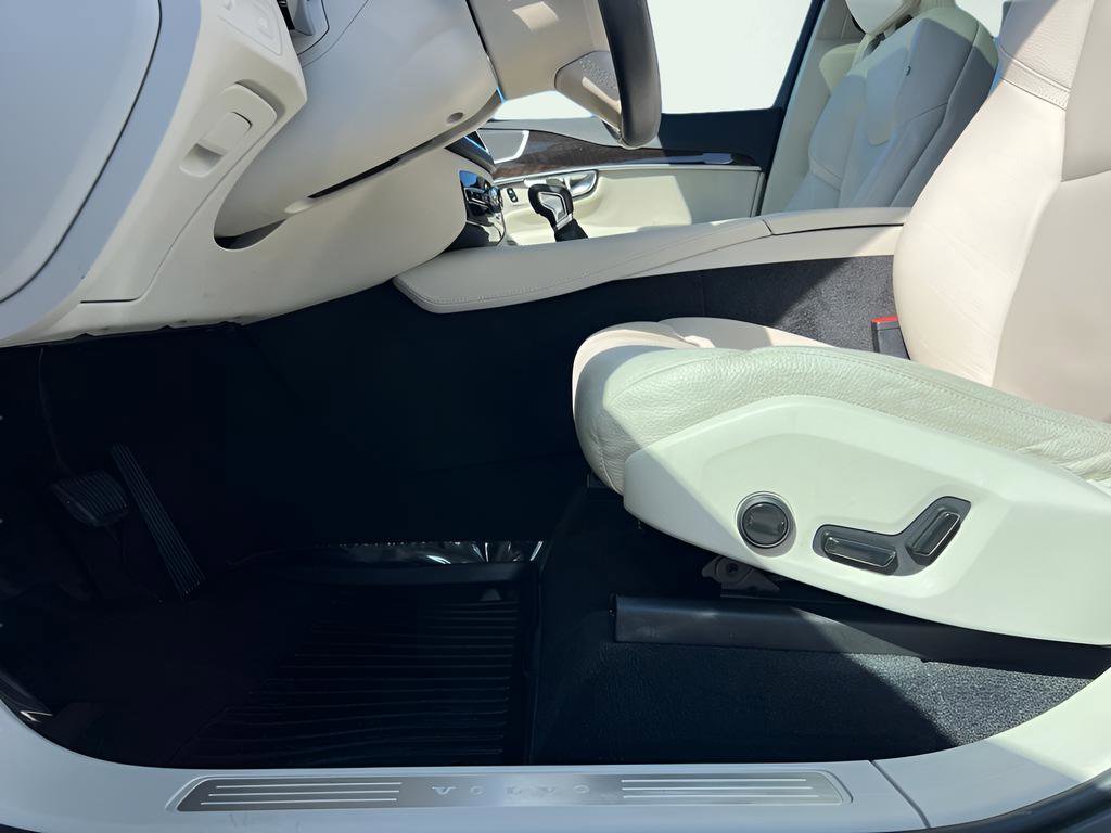 Used 2019 Volvo XC90 T5 Momentum w/ Protection Package Premier AWD/4WD image 44