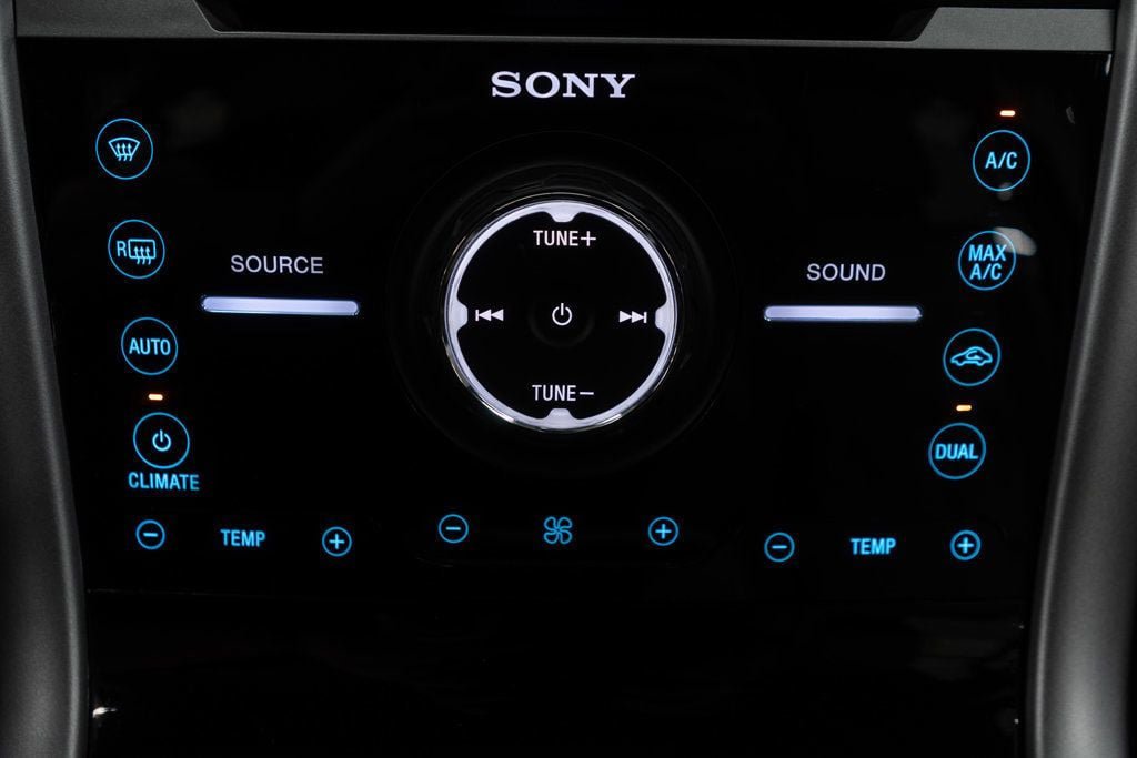 Used 2013 Ford Edge Limited AWD/4WD image 22