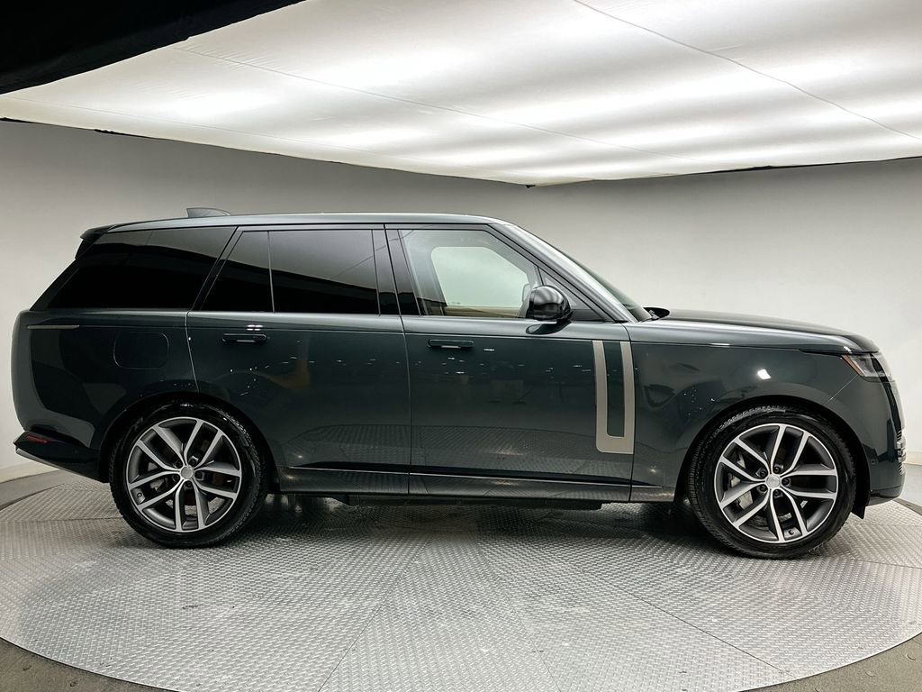 Used 2025 Land Rover Range Rover SE image 14