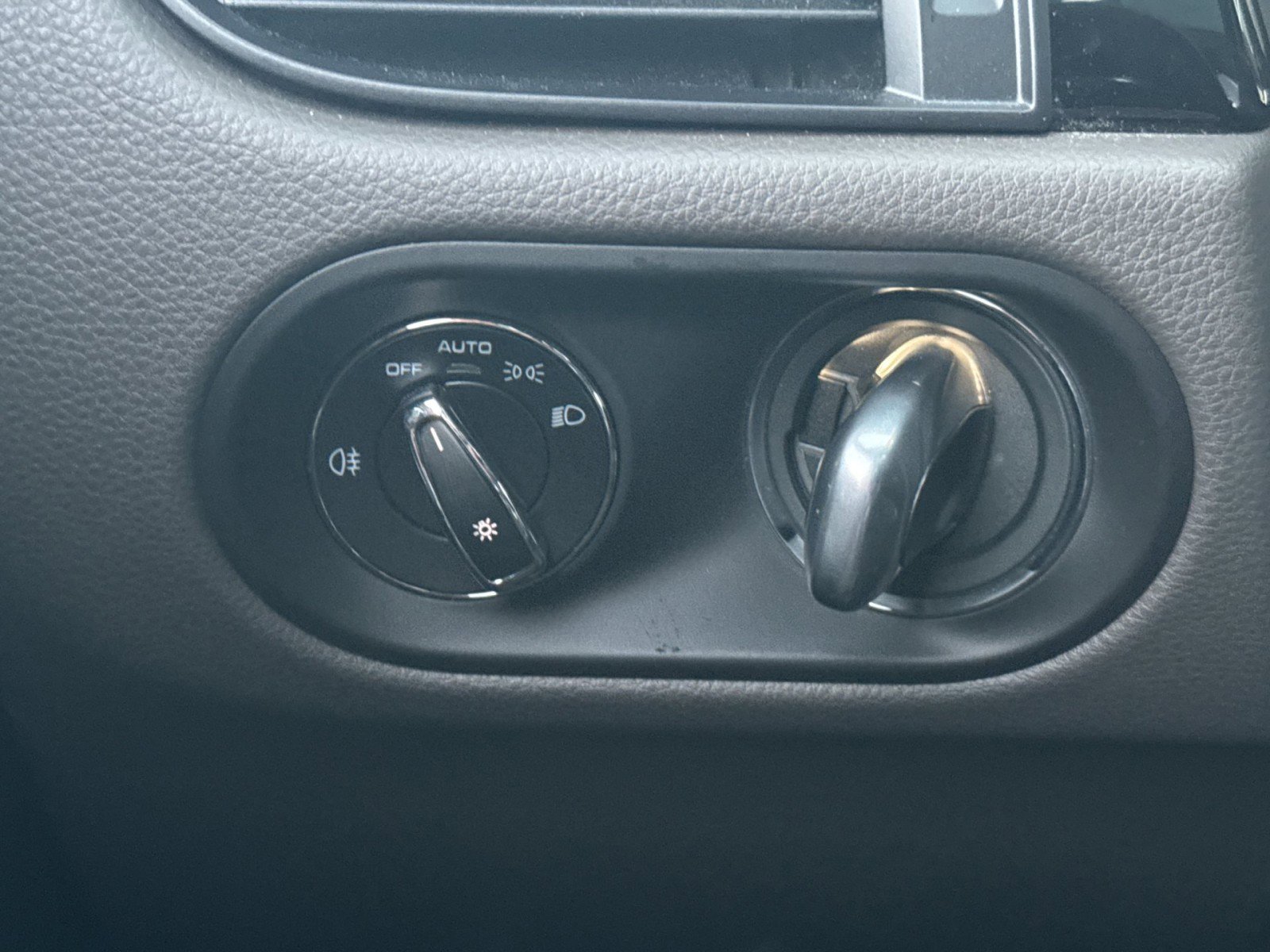 Used 2023 Porsche Macan S image 23