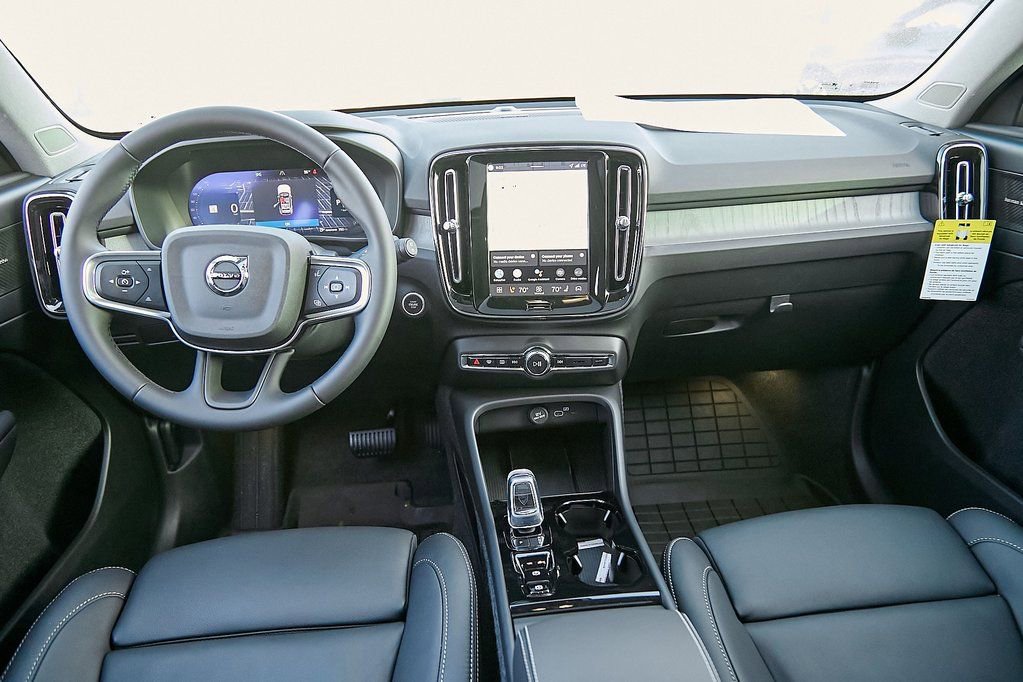 New 2026 Volvo XC40 B5 Ultra w/ Protection Package Premier image 24