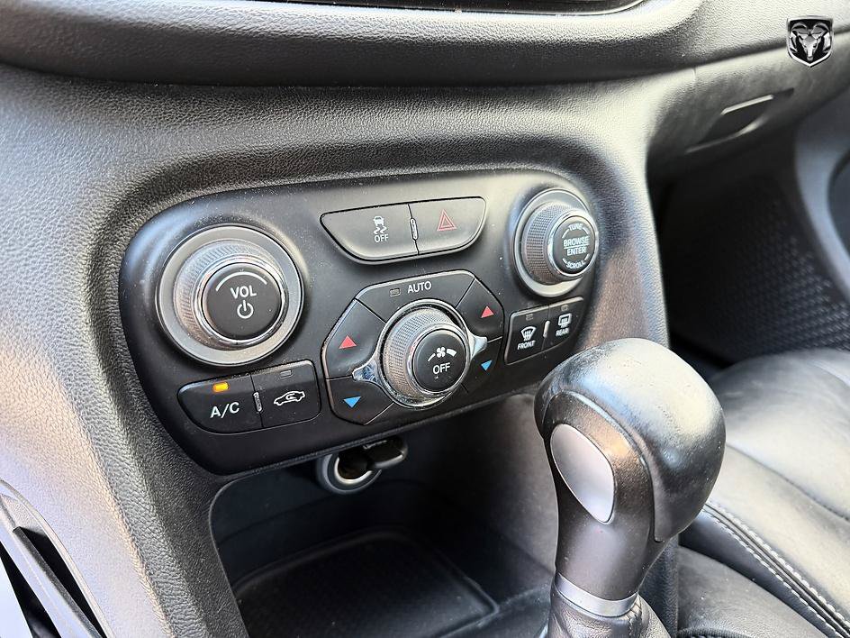Used 2013 Dodge Dart Limited w/ Limited Special Edition Group FWD image 18